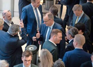 Mehrheit distanziert sich von AfD in der Abstimmung mehrheit-distanziert-sich-von-afd-in-der-abstimmung