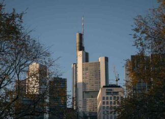 Commerzbank plant massiven Stellenabbau nach möglicher Übernahme durch Unicredit commerzbank-plant-massiven-stellenabbau-nach-mglicher-bernahme-durch-unicredit