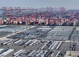 US-Ökonomin kritisiert Trumps Zollpolitik und Auswirkungen ohne USA us-konomin-kritisiert-trumps-zollpolitik-und-auswirkungen-ohne-usa