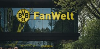 Aufstellungen: Teilnehmer: Borussia Dortmund Gegen FC Bayern München Aufstellungen: Teilnehmer: Borussia Dortmund Gegen FC Bayern München