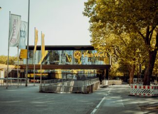 Aufstellungen: Teilnehmer: FC Bayern München Gegen VfL Wolfsburg Aufstellungen: Teilnehmer: FC Bayern München Gegen VfL Wolfsburg