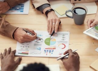 Aufstellungen: Teilnehmer: Holstein Kiel Gegen FC Bayern München Aufstellungen: Teilnehmer: Holstein Kiel Gegen FC Bayern München