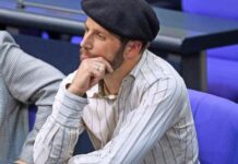 Bundestag Kleiderordnung: Kritik an traditioneller Kleidung und Bayern-Trikot bundestag-kleiderordnung-kritik-an-traditioneller-kleidung-und-bayern-trikot